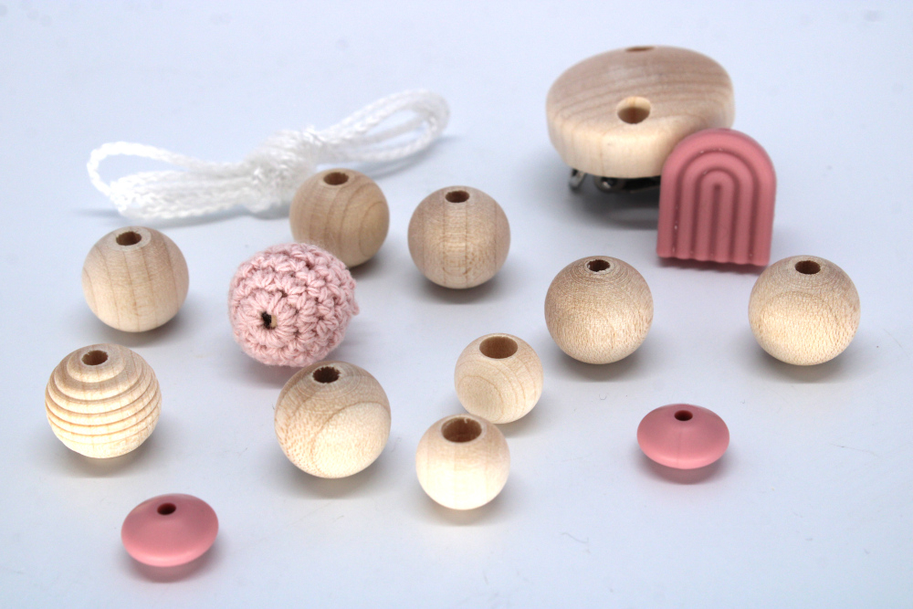 Preview: Schnullerketten-Bastelset Kleiner Regenbogen | Blush